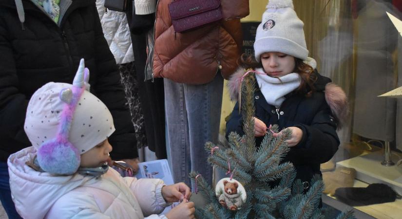 Ünnepváró belvárosi díszítés