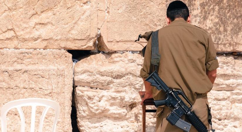 Izrael betiltja az Androidot a katonai tisztek számára – csak iPhone engedélyezett hivatalos használatra