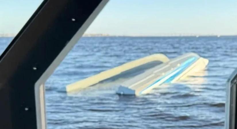 Felfordult a katamarán, három áldozata is van a halálos hajóbalesetnek