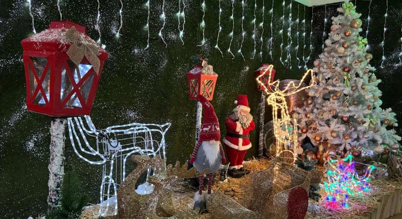 Fejér megye egyik legszebb karácsonyi dekorációját építették meg: mutatjuk, hogy hol! (galéria, videó)