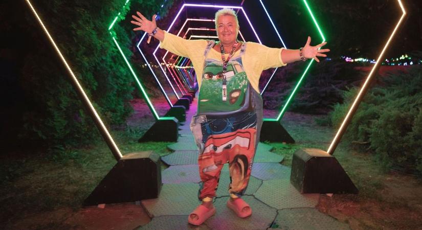 Falusi Mariann adventi koncertje Pakson – közös ünnepi élmény a város szívében (képgaléria)