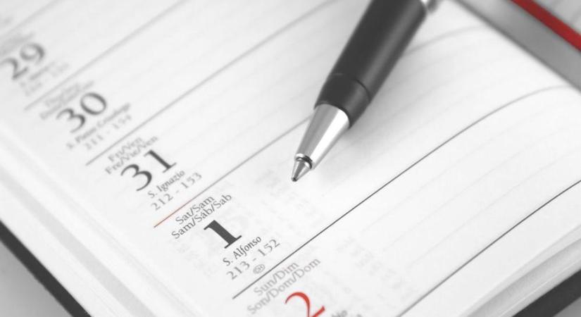 Január 2-án kell dolgozni? Mutatjuk, hogyan alakulnak az áthelyezett munkanapok 2026-ban