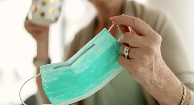 Visszatér a kötelező maszkviselés