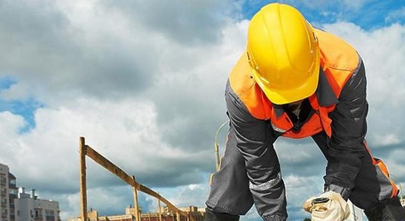 Még nem kell kongatni a vészharangokat, de akár még nagy baj is lehet a munkaerőpiacon