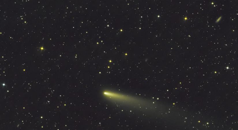 Halálba száguldó üstökösről készült lenyűgöző felvétel Hajdú-Bihar megyében