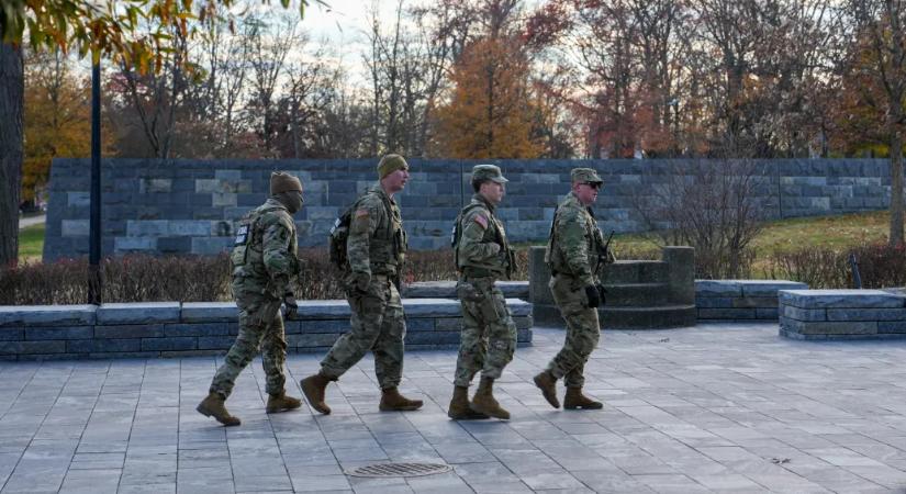 Volt, hogy heteket töltött egyedül egy sötét szobában a férfi, aki rátámadt két washingtoni gárdistára