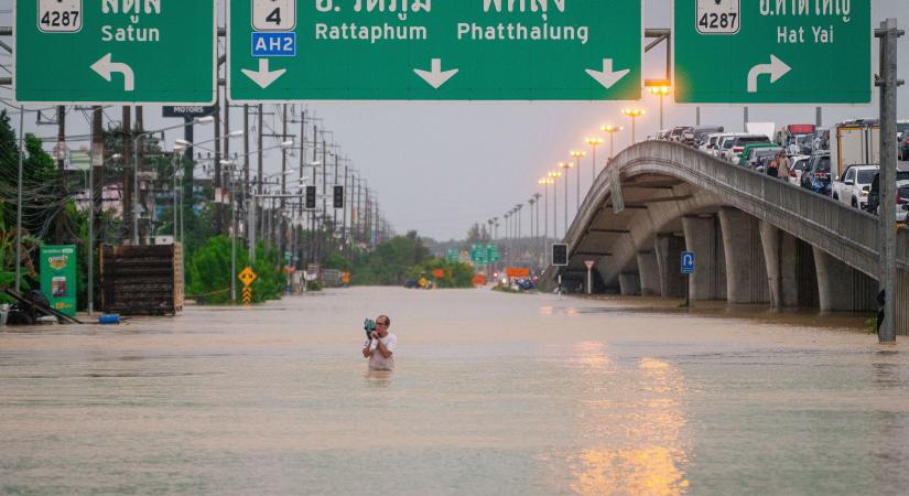 Soha nem látott vihar pusztít Ázsiában: százak haltak meg az áradásokban