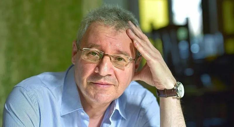 A pápa úgy tesz, mintha csak Izrael lenne akadály