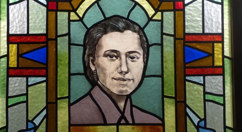 Bogáncs és liliom – Magdolnák virágai