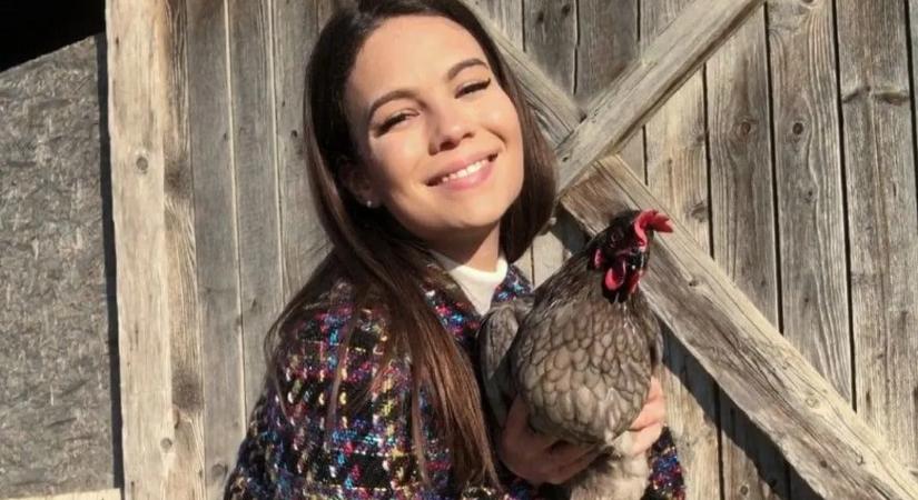 Így reagált Lengyel Johanna győzelmére az édesapja 27 évvel fiatalabb szerelme