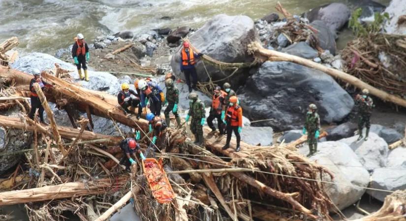 Több mint 600 halott – pusztító erejét mutatja az indonéziai árvíz