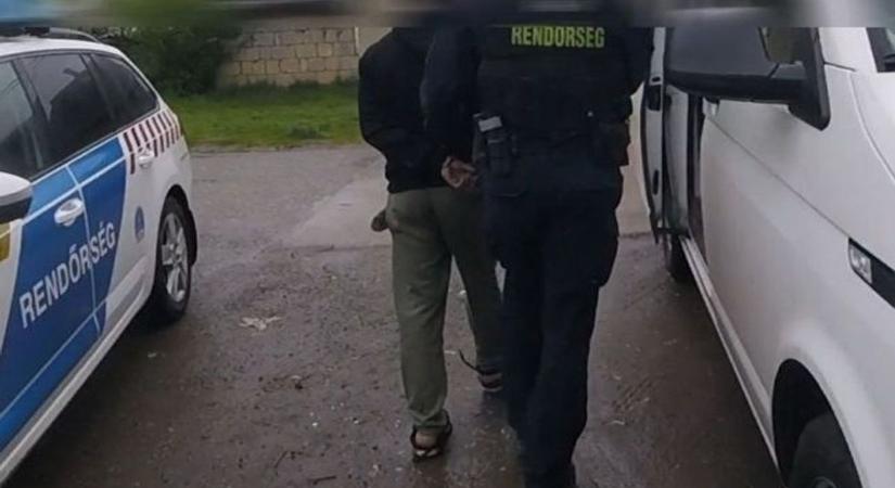 Piszkos biznisz a hevesi büfénél, köpni-nyelni nem tudtak, amikor megjelent a rendőrség