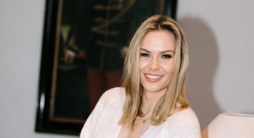 Hűha! Dögös szettet villantott az ünnepre Gyenesei Leila