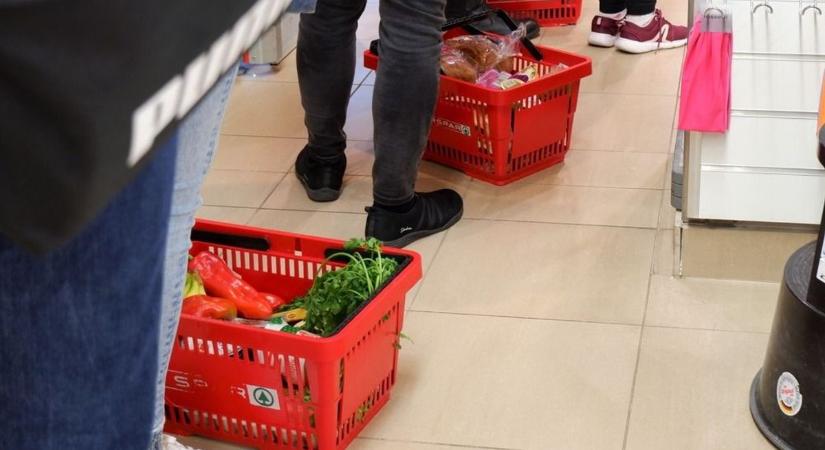 Fém darabok a kekszben? Népszerű terméket hív vissza a SPAR Magyarország