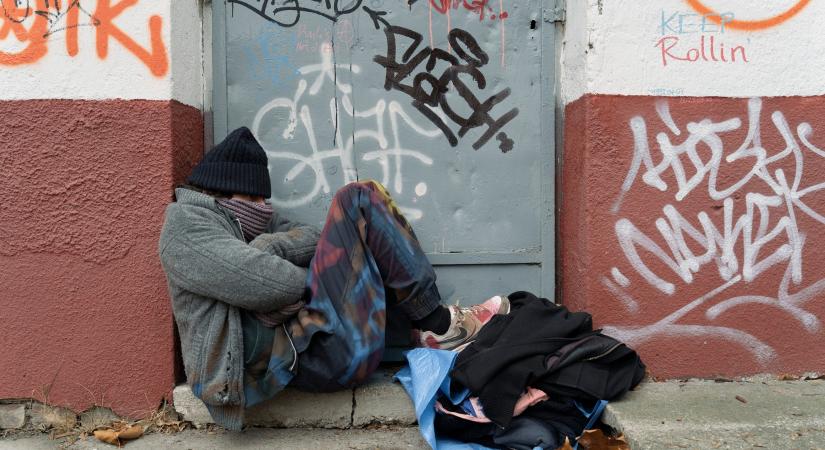 Ölelésben elaludni – Katona László, Zeck Julianna és Kovács Krisztián is játszik a SzínMűHely új darabjában