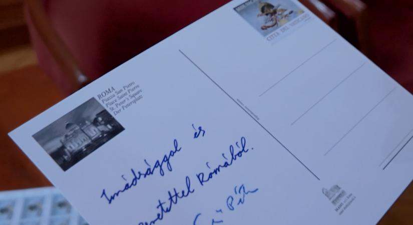 Elbúcsúzhatunk a képeslapoktól?