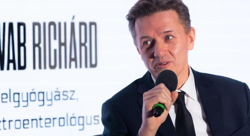 Schwab Richárd magánklinikájában lett többségi tulajdonos Mészáros Lőrinc