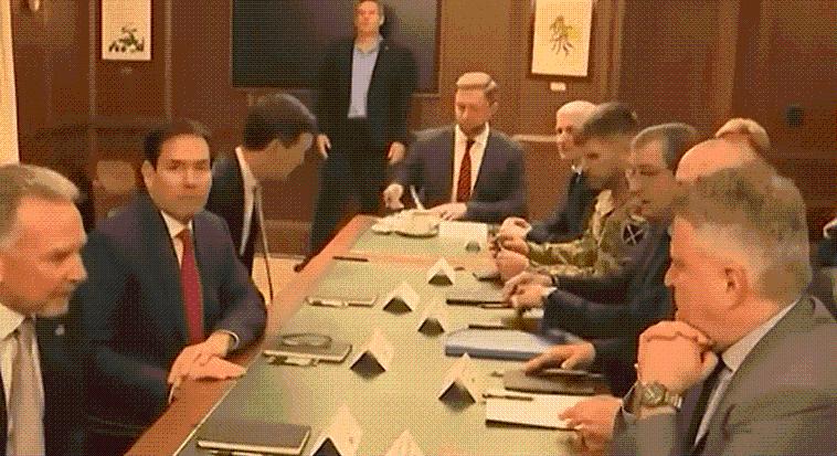 Kedden fogadja Vlagyimir Putyin az amerikai elnök megbízottját