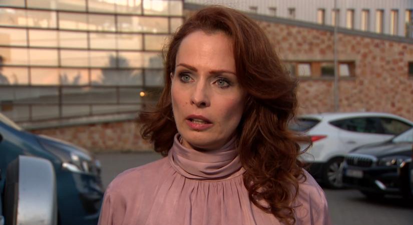 „A méltóság csendje többet mond” – Dobó Kata vallomása a hírnév nehéz oldaláról