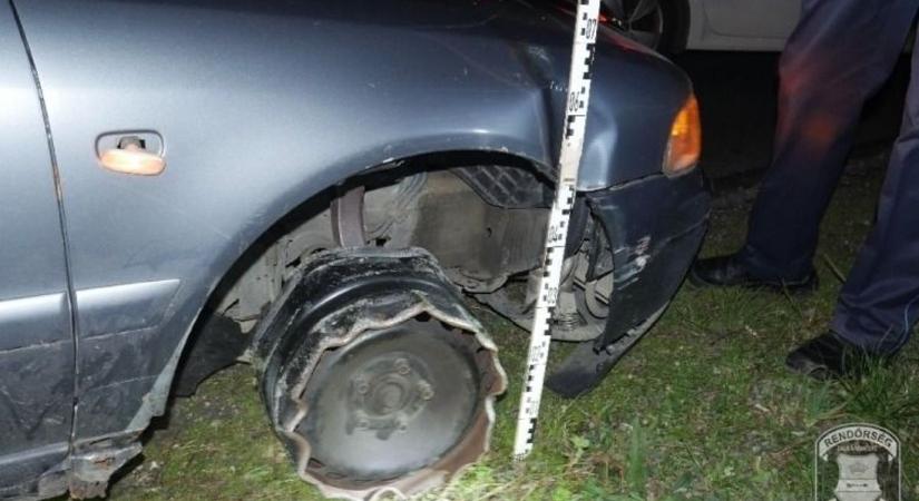 Előbb egy kerítést, majd farakást zúzott le a részeg sofőr Zalában, elfogták a rendőrök (fotó)