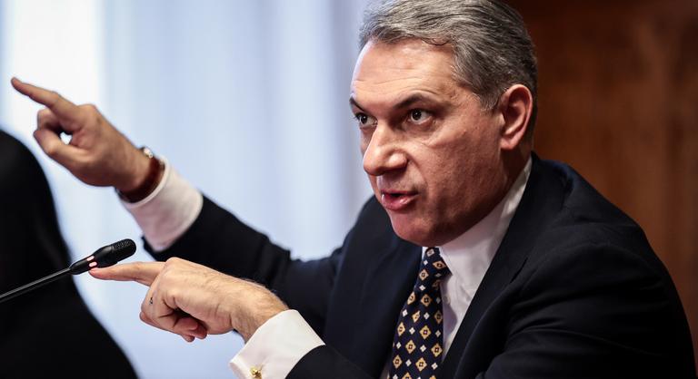 Vizsgálat jön az állami beruházásoknál, Lázár János mindenkit elővesz