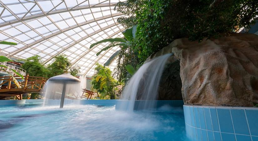 Kapd fel a fürdőruhát és a mikulássapkát: a télapóval is találkozhatsz a debreceni élményfürdőben