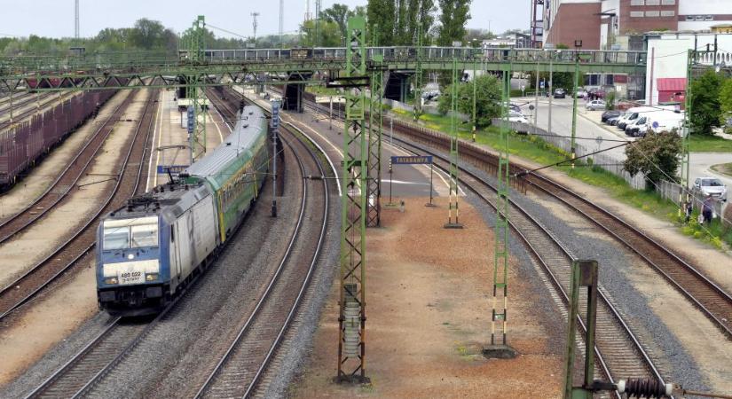 Két vasúti tragédia: Elsodort a vonat valakit, egy másik az IC elé lépett