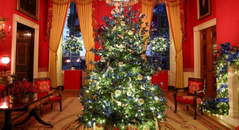 Karácsony a Fehér Házban: fotókon a fényárba borult elnöki rezidencia