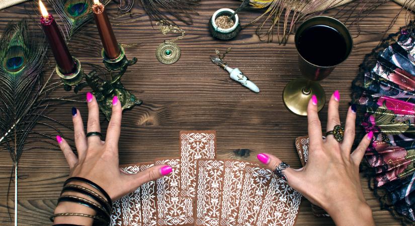 Heti tarot jóslás 2025. december 1-7.: a sors kereke megmozdul