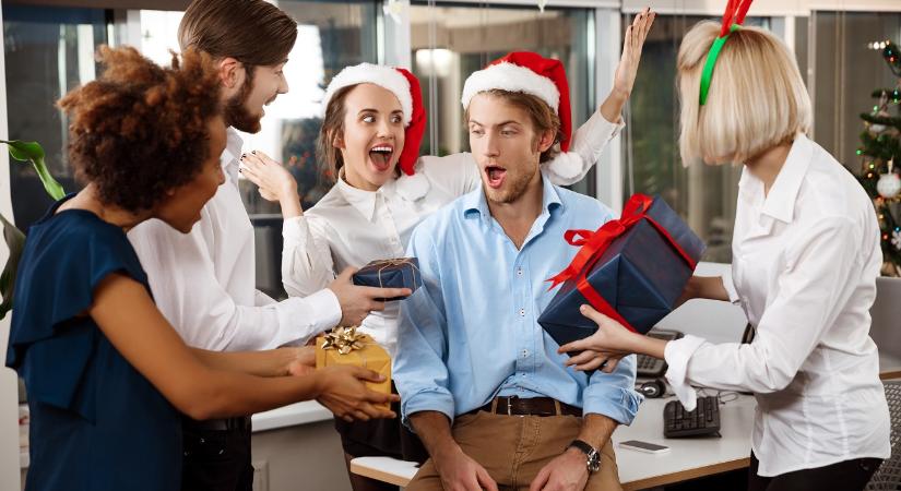 Titkos Mikulás-vita a munkahelyen – ajándékozhat valaki anélkül, hogy kapna?