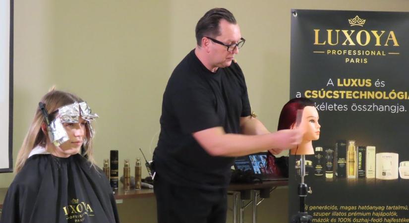 Újra fénykorát éli a legendás Sasson-frizura: hetven éve született, ma megint mindenki akarja