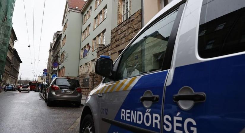 Gyomorforgató látvány: több doboznyi emberi csontot találtak Ferencvárosban (FOTÓ)