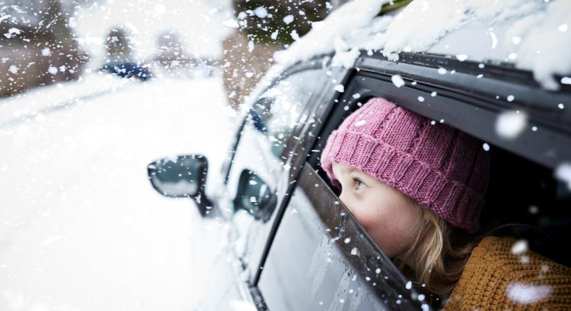 5 dolog, amit télen mindig tarts az autódban