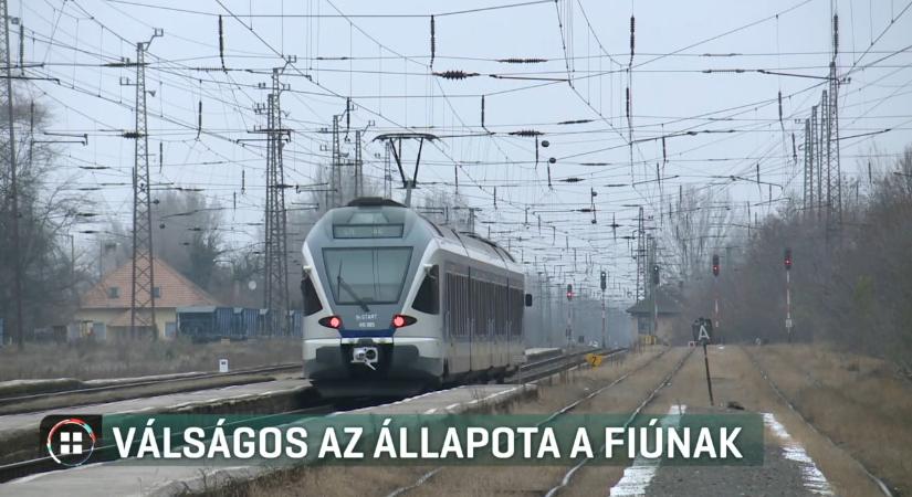 Válságos állapotban van a vagonra mászó fiú, akit megrázott az áram