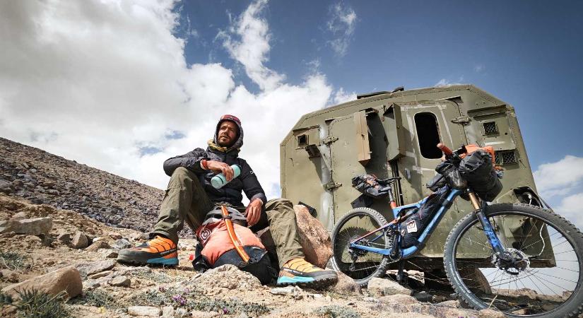 Bringával a tálibok földjén – Így szelte át Afganisztánt a magyar extrémsportoló