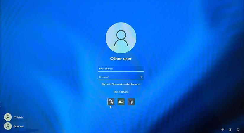 Egy hiba miatt lthatatlan lett Windows 11-ben a jelszval val belps ikonja