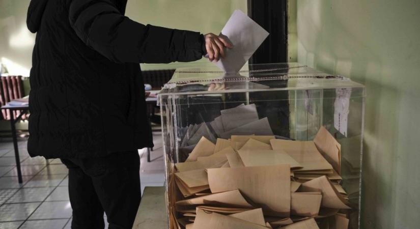 A haladó polgármesterjelölt négyharmados győzelmet hirdetett