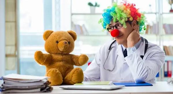 Különleges vendég érkezett a Gyermekosztályra péntek délután