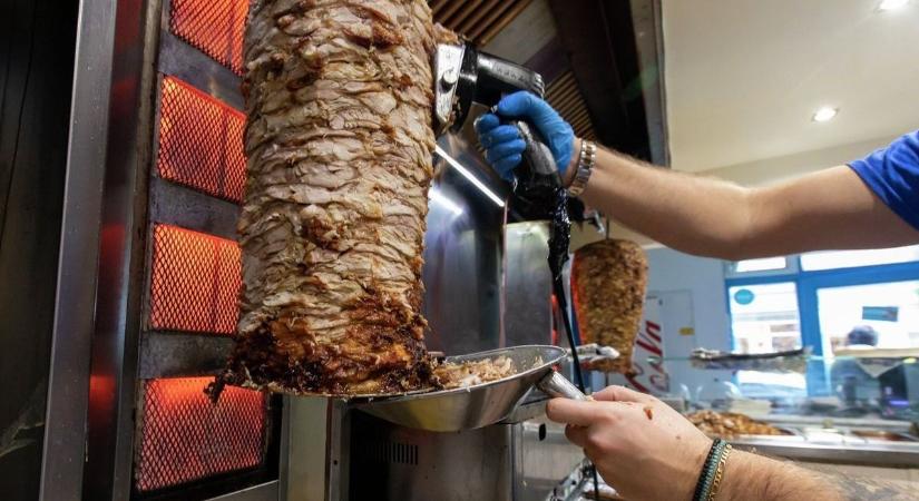 Nem hiszed el, mit találtak a gyrososoknál: Heves vármegye sem úszta meg