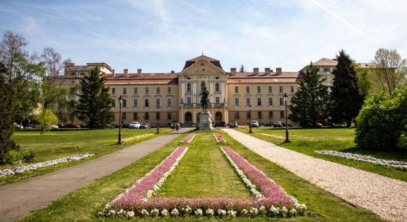 Hatalmas beruházás indul egy fővároshoz közeli egyetemen