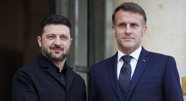 Zelenszkij a Macronnal tartott találkozója után kijelentette, hogy a háborúnak a lehető leghamarabb véget kell vetni