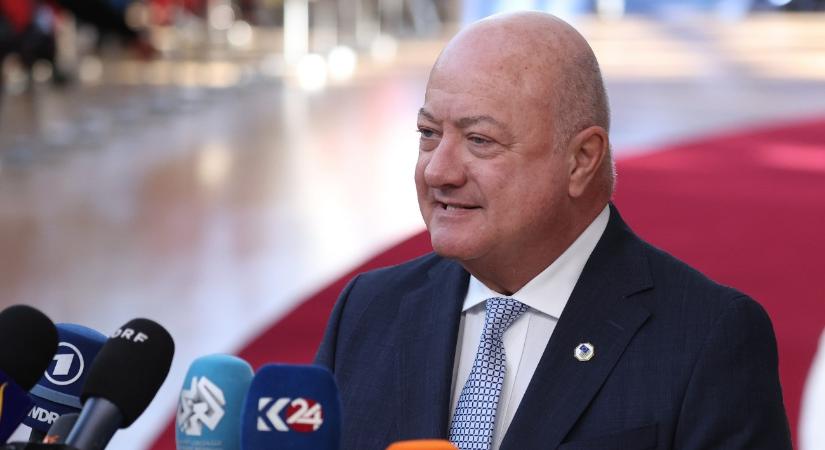 Nem hagyja magát „kirobbantani” székéből a visszatért osztrák kancellár