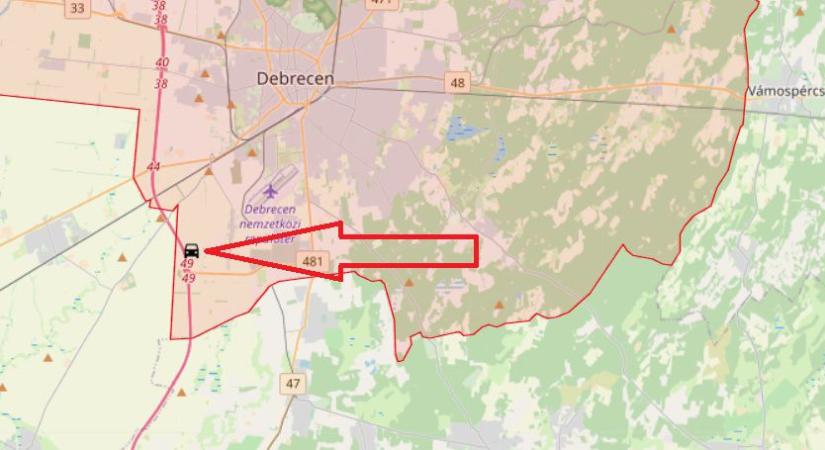 Kamion és személyautó karambolozott az M35-ösön