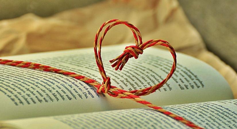 Napi horoszkóp 2025. december 1: fontos üzenetek érkeznek ma minden csillagjegynek