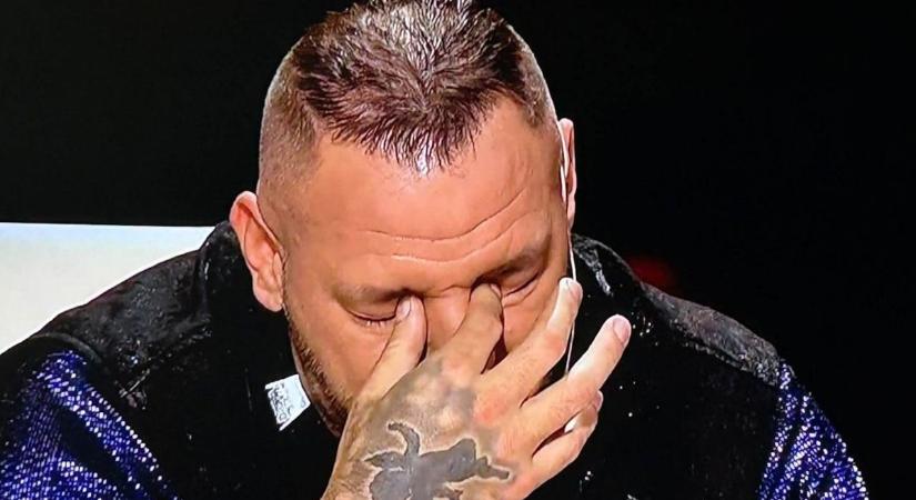 Könnyek között mesélt múltjáról Curtis a Megasztár győztesének előadása után