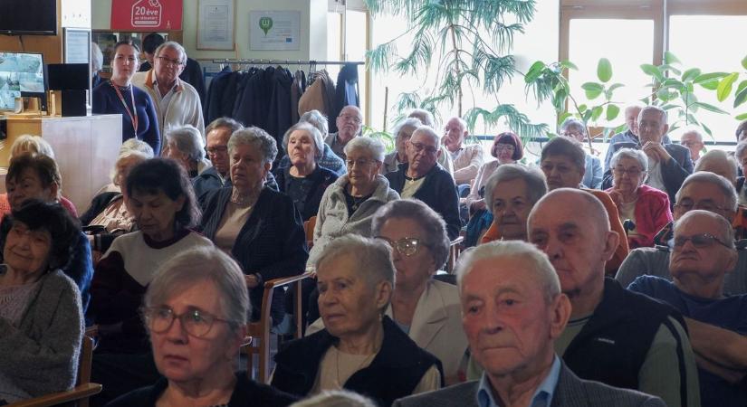 Húszéves fennállását ünnepelte az Életöröm Idősek Otthona és Nyugdíjasház (galéria)