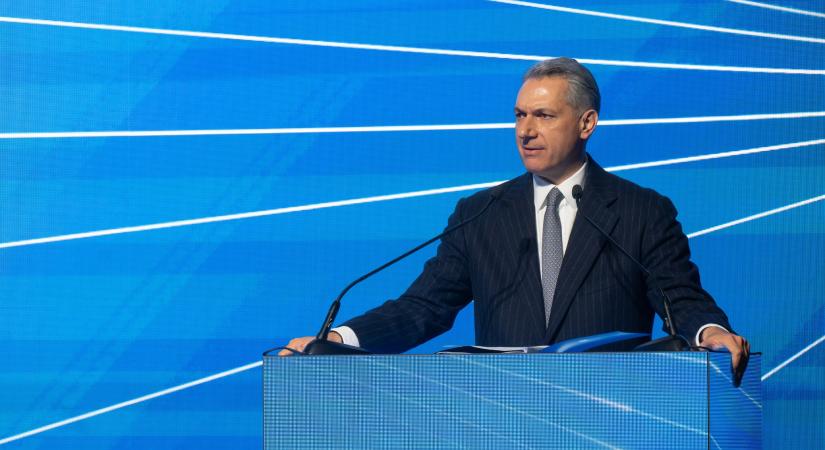 Lázár János teljes vizsgálatot rendel el az állami beruházásoknál