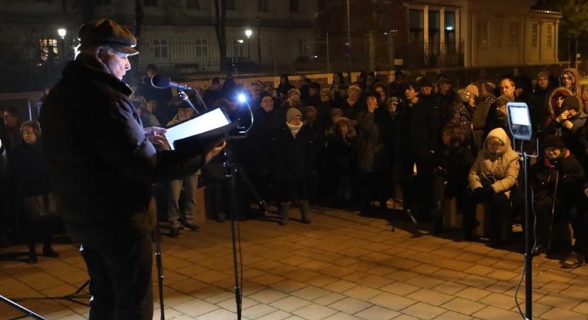 A 100 éves magyar rádiózásra emlékeztek a Pollack Mihály téren