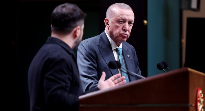 Erdogan elítélte Ukrajna orosz tankerekre mért dróntámadásait