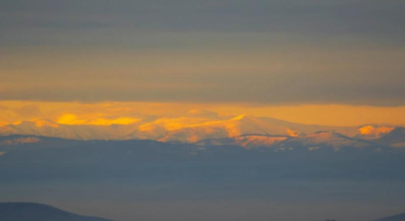 Lenyűgöző panoráma: Magyarországról is tisztán látszottak a Tátra hófödte csúcsai (videóval)